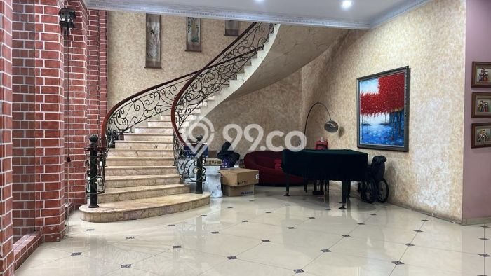 For Sale! Luxury House LT 650m2 Desain Elegan di Taman Palem For Sale! Luxury House LT 650m2 Desain Elegan di Taman Palem