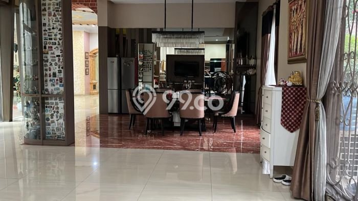 For Sale! Luxury House LT 650m2 Desain Elegan di Taman Palem For Sale! Luxury House LT 650m2 Desain Elegan di Taman Palem