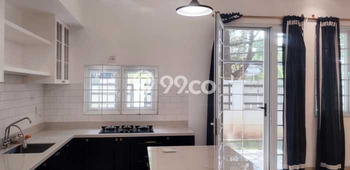 Jual Rumah Mewah Elegan Dengan View Cantik di Semanan, Jakarta Barat Jual Rumah Mewah Elegan Dengan View Cantik di Semanan, Jakarta Barat