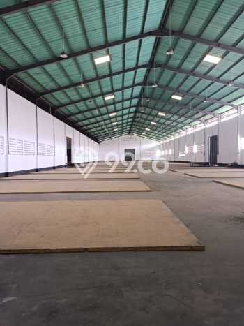 AREA BERKEMBANG! Gudang Disewakan di Sepatan, Luas 4200m², Ready Operasional AREA BERKEMBANG! Gudang Disewakan di Sepatan, Luas 4200m², Ready Operasional