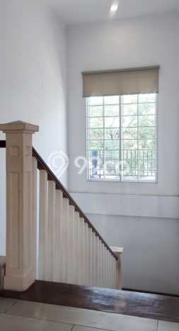 Jual Rumah Mewah Elegan Dengan View Cantik di Semanan, Jakarta Barat Jual Rumah Mewah Elegan Dengan View Cantik di Semanan, Jakarta Barat