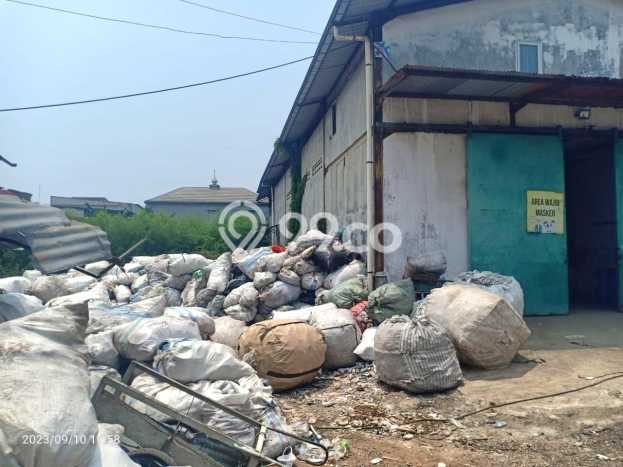 Gudang di , Luas 527m2m², Posisi Jalan Utama Gudang di , Luas 527m2m², Posisi Jalan Utama