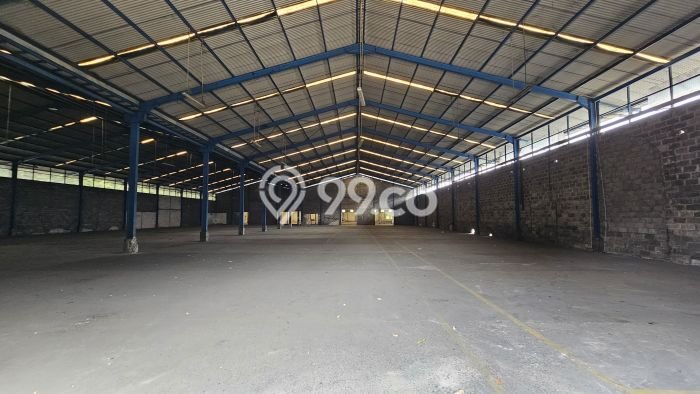 Unit Gudang Disewakan di Cikarang di Area Ramai & Strategis Unit Gudang Disewakan di Cikarang di Area Ramai & Strategis