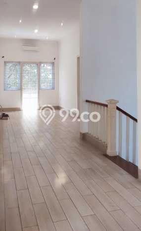 Jual Rumah Mewah Elegan Dengan View Cantik di Semanan, Jakarta Barat Jual Rumah Mewah Elegan Dengan View Cantik di Semanan, Jakarta Barat