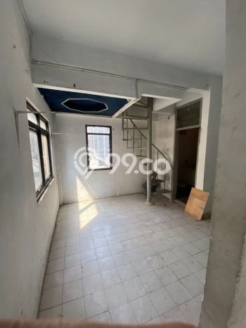 Unit Ruko Dijual di Jakarta Barat LT 70m2 & LB 187m2 Unit Ruko Dijual di Jakarta Barat LT 70m2 & LB 187m2