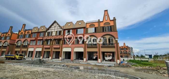 LOKASI PREMIUM! Ruko di Teluk Naga, Luas 203m², Pusat Bisnis LOKASI PREMIUM! Ruko di Teluk Naga, Luas 203m², Pusat Bisnis