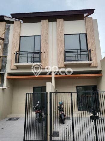 Jual Rumah Eksklusif 3 KT di Bojong Indah, Jakarta Barat Jual Rumah Eksklusif 3 KT di Bojong Indah, Jakarta Barat