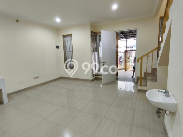 Rumah Luas Asri 2 KT Siap Pakai di Duta Garden Tangerang Rumah Luas Asri 2 KT Siap Pakai di Duta Garden Tangerang