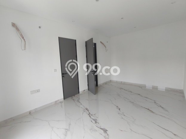 Rumah Elit LB 170m2 Siap Huni Desain Elegan di Pegadungan, Jakarta Barat Rumah Elit LB 170m2 Siap Huni Desain Elegan di Pegadungan, Jakarta Barat