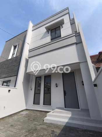 Rumah Elit LB 170m2 Siap Huni Desain Elegan di Pegadungan, Jakarta Barat Rumah Elit LB 170m2 Siap Huni Desain Elegan di Pegadungan, Jakarta Barat