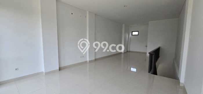 LOKASI PREMIUM! Ruko Kawasan BSD Green Wich, Luas 154m², Jalan Utama LOKASI PREMIUM! Ruko Kawasan BSD Green Wich, Luas 154m², Jalan Utama