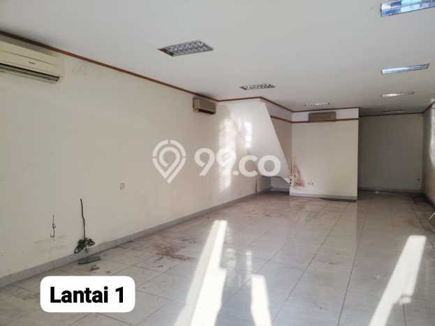 Ruko Premium Kawasan Meruya, Luas 150m², Jalan Utama, Tingkat Keramaian Tinggi Ruko Premium Kawasan Meruya, Luas 150m², Jalan Utama, Tingkat Keramaian Tinggi