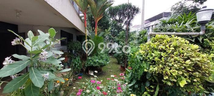 Rumah Mewah Siap Huni LT 398m2 di Tebet, Jakarta Selatan Rumah Mewah Siap Huni LT 398m2 di Tebet, Jakarta Selatan