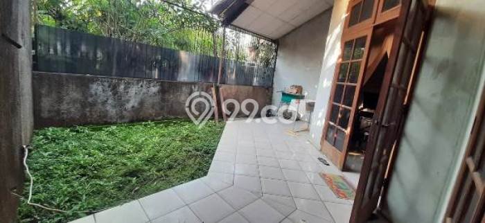Ready to Use! Premium House LT 539m2 Desain Elegan di Jati Padang Ready to Use! Premium House LT 539m2 Desain Elegan di Jati Padang