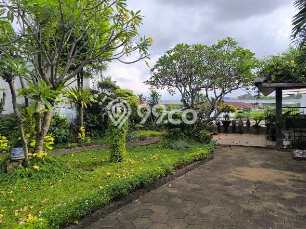 Jual Rumah Luas Elegan Dengan View Cantik di Jatiwaringin, Jakarta Timur Jual Rumah Luas Elegan Dengan View Cantik di Jatiwaringin, Jakarta Timur