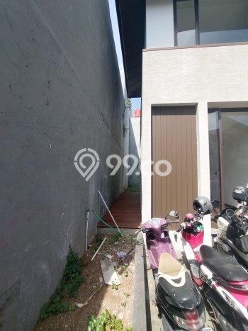 Lokasi terbaik! Rumah siap huni disewakan di Duren Sawit LB 140m2 Lokasi terbaik! Rumah siap huni disewakan di Duren Sawit LB 140m2