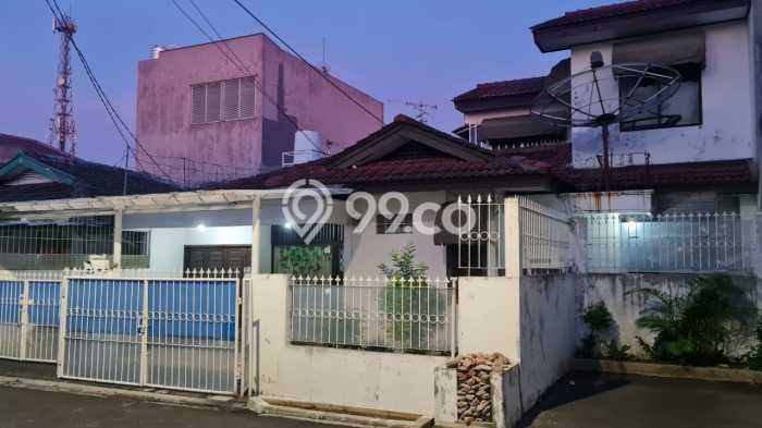 Hunian Mewah LB 160m2 Siap Huni Desain Elegan di Taman Meruya, Jakarta Barat Hunian Mewah LB 160m2 Siap Huni Desain Elegan di Taman Meruya, Jakarta Barat