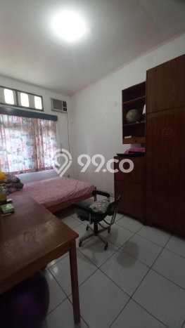 Rumah Luas Asri 3 KT Siap Pakai di Taman Meruya Jakarta Barat Rumah Luas Asri 3 KT Siap Pakai di Taman Meruya Jakarta Barat