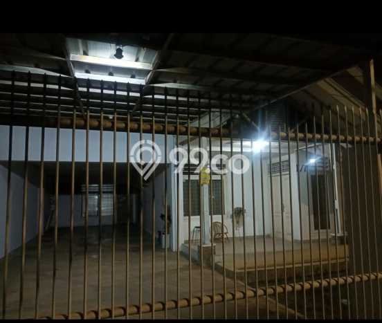 Rumah Elit LB 192m2 Siap Pakai Desain Elegan di Petukangan, Jakarta Selatan Rumah Elit LB 192m2 Siap Pakai Desain Elegan di Petukangan, Jakarta Selatan