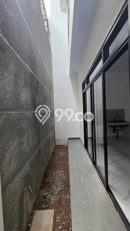 For Sale! Luxury House LT 126m2 Desain Modern di Villa Meruya For Sale! Luxury House LT 126m2 Desain Modern di Villa Meruya