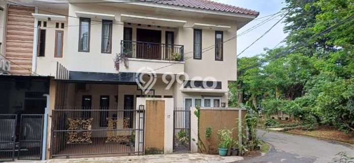 HOT DEAL! Rumah di BSD City, 4 KT, Area Strategis, Luas 140m² LB 200m² HOT DEAL! Rumah di BSD City, 4 KT, Area Strategis, Luas 140m² LB 200m²