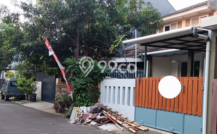 Disewakan! Rumah 3 Kamar Tidur &
2 Kamar Mandi di BSD City, Tangerang Disewakan! Rumah 3 Kamar Tidur &
2 Kamar Mandi di BSD City, Tangerang