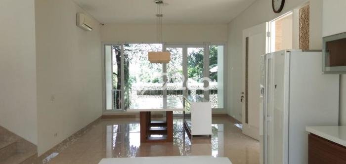 Dijual Rumah Mewah Elegan Dengan View Eksklusif di Bukit Sentul, Bogor Dijual Rumah Mewah Elegan Dengan View Eksklusif di Bukit Sentul, Bogor