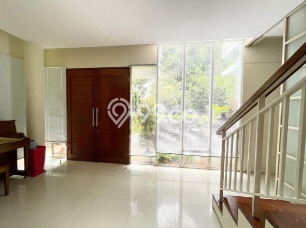 Jual Rumah Mewah Megah Dengan View Eksklusif di Joglo, Jakarta Barat Jual Rumah Mewah Megah Dengan View Eksklusif di Joglo, Jakarta Barat