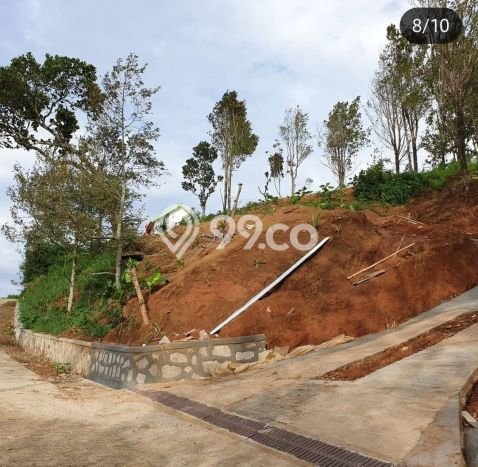 Jual Rumah Bagus Siap Huni LB 200m2 di Jenawi, Karanganyar Jual Rumah Bagus Siap Huni LB 200m2 di Jenawi, Karanganyar