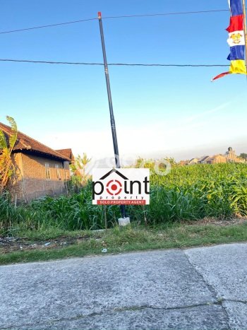 PRIME LOCATION! Tanah Kawasan Gondangrejo, Luas 300m2m², Ideal untuk Investasi PRIME LOCATION! Tanah Kawasan Gondangrejo, Luas 300m2m², Ideal untuk Investasi