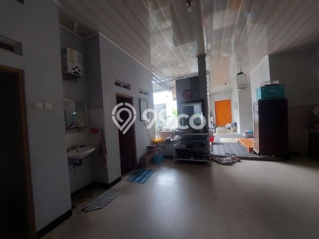 Hunian Cantik Modern Lb 250m2 di Banjarsari, Solo Hunian Cantik Modern Lb 250m2 di Banjarsari, Solo