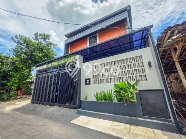 Aset Investasi! Kost Dijual di Jebres, Surakarta, 30 KT, 30 KM, Luas 600m2 Aset Investasi! Kost Dijual di Jebres, Surakarta, 30 KT, 30 KM, Luas 600m2