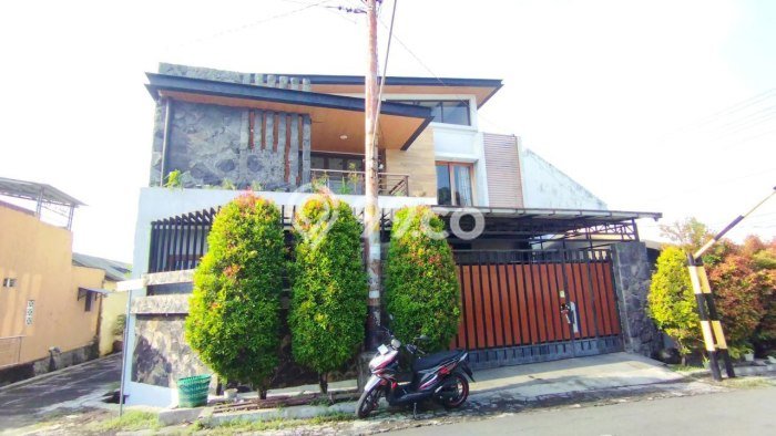 Hunian Mewah Siap Huni LT 252m2 di Jaten, Karanganyar Hunian Mewah Siap Huni LT 252m2 di Jaten, Karanganyar
