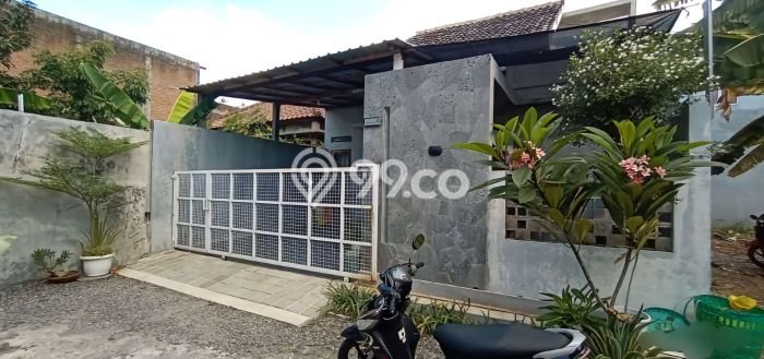 Dijual Rumah Strategis Bagus Punya 1 KT di Colomadu Karanganyar SHM Dijual Rumah Strategis Bagus Punya 1 KT di Colomadu Karanganyar SHM