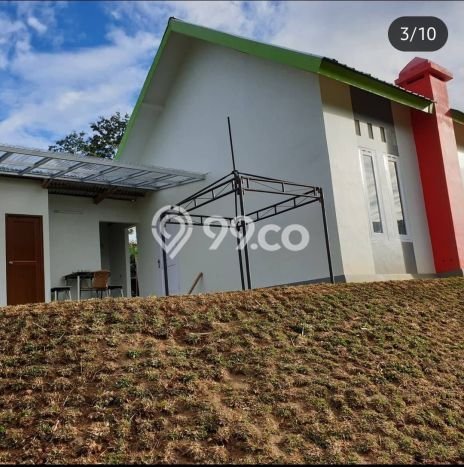 Jual Rumah Bagus Siap Huni LB 200m2 di Jenawi, Karanganyar Jual Rumah Bagus Siap Huni LB 200m2 di Jenawi, Karanganyar