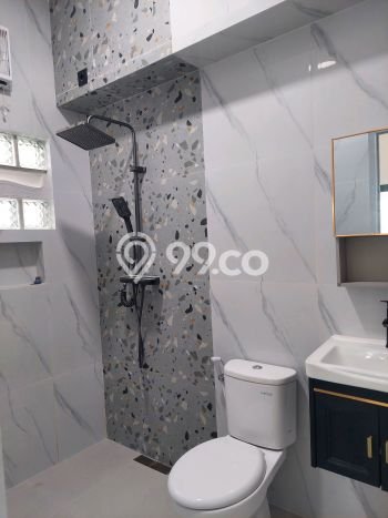Jual Rumah Bagus Siap Huni LB 200m2 di Colomadu, Karanganyar Jual Rumah Bagus Siap Huni LB 200m2 di Colomadu, Karanganyar
