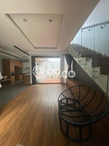 Rumah Elit Modern Tanpa Renovasi di Bintaro Tangerang Selatan Rumah Elit Modern Tanpa Renovasi di Bintaro Tangerang Selatan