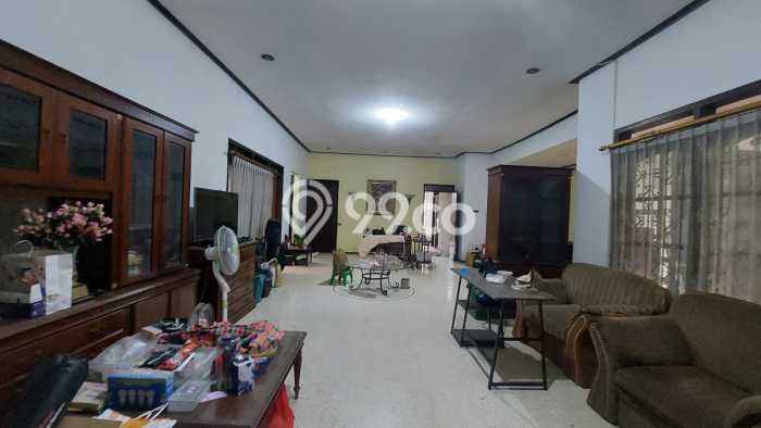 Rumah Luxury Modern Siap Huni di Bintaro Jakarta Selatan Rumah Luxury Modern Siap Huni di Bintaro Jakarta Selatan