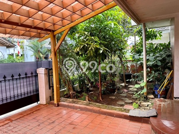 Rumah Luas Asri 4 KT Siap Pakai di Bintaro Tangerang Selatan Rumah Luas Asri 4 KT Siap Pakai di Bintaro Tangerang Selatan