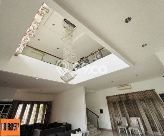 Jual Rumah Mewah Elegan Dengan View Eksklusif di Cibubur, Jakarta Timur Jual Rumah Mewah Elegan Dengan View Eksklusif di Cibubur, Jakarta Timur