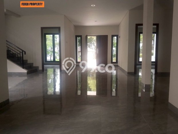 For Sale! Luxury House LT 300m2 Desain Elegan di Kota Wisata For Sale! Luxury House LT 300m2 Desain Elegan di Kota Wisata