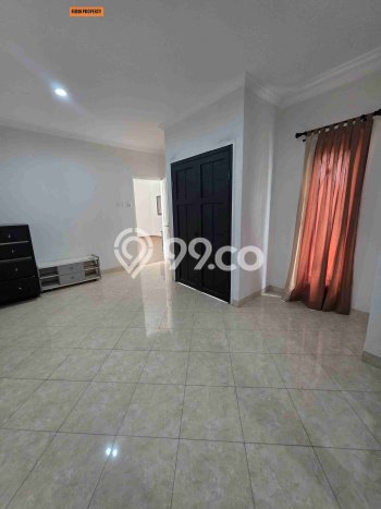 Disewakan! Rumah 5 Kamar Tidur &
4 Kamar Mandi di Cibubur, Depok Disewakan! Rumah 5 Kamar Tidur &
4 Kamar Mandi di Cibubur, Depok