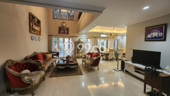 Rumah Elit Modern Siap Huni di Raffles Hills Jakarta Timur Rumah Elit Modern Siap Huni di Raffles Hills Jakarta Timur