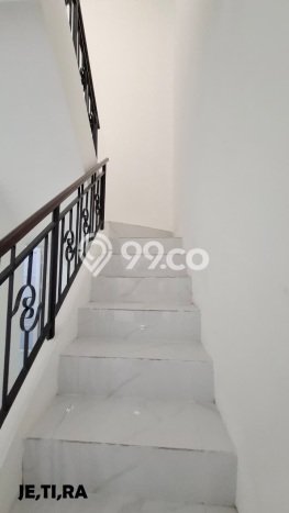 Rumah Minimalis 5 KT di Cibubur Jakarta Timur Unfurnished Rumah Minimalis 5 KT di Cibubur Jakarta Timur Unfurnished