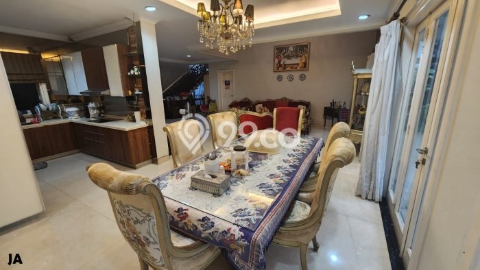 Rumah Elit Modern Siap Huni di Raffles Hills Jakarta Timur Rumah Elit Modern Siap Huni di Raffles Hills Jakarta Timur