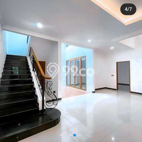 Hunian Mewah LB 280m2 Siap Huni Desain Elegan di Pondok Indah, Jakarta Selatan Hunian Mewah LB 280m2 Siap Huni Desain Elegan di Pondok Indah, Jakarta Selatan