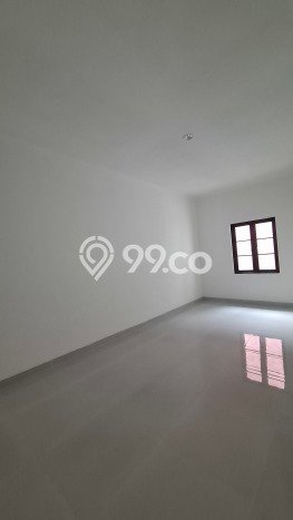Rumah Menguntungkan di Cibubur, Dekat Kawasan Komersial, Jakarta Timur - 4 Kamar Tidur Rumah Menguntungkan di Cibubur, Dekat Kawasan Komersial, Jakarta Timur - 4 Kamar Tidur