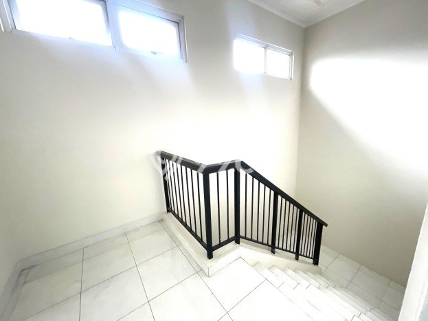 Rumah Area Nyaman kawasan Kota Wisata, Jakarta Timur, Luas 120m² Bangunan 110m² Rumah Area Nyaman kawasan Kota Wisata, Jakarta Timur, Luas 120m² Bangunan 110m²