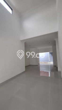Rumah Menguntungkan di Cibubur, Dekat Kawasan Komersial, Jakarta Timur - 4 Kamar Tidur Rumah Menguntungkan di Cibubur, Dekat Kawasan Komersial, Jakarta Timur - 4 Kamar Tidur