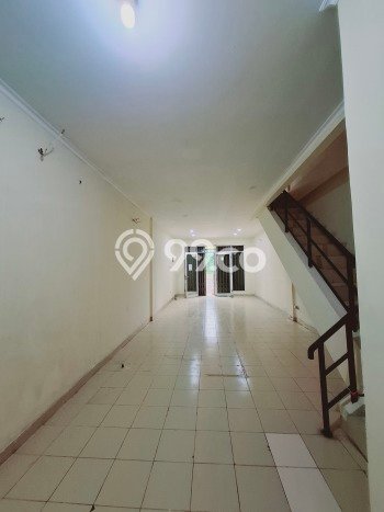 For Rent Ruko Premium di Kota Wisata, Luas 100m², Area Utama For Rent Ruko Premium di Kota Wisata, Luas 100m², Area Utama